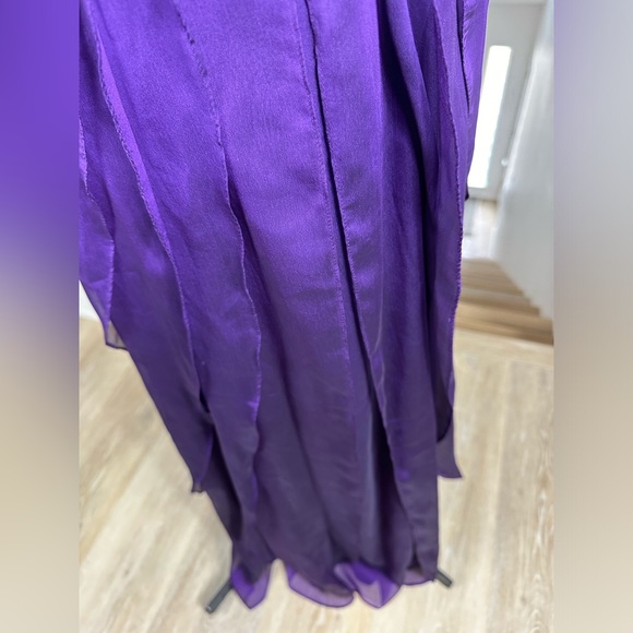 Adrianna Papell Occasions long gown in purple, size 8. - Picture 6 of 10